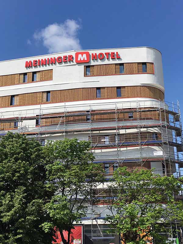 Enseigne Lumineuse HOTEL MEININGER à Paris (75) -AFE 94