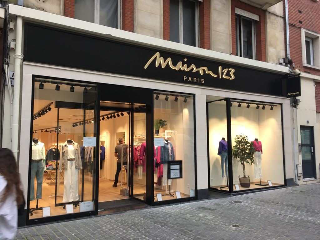 Enseigne Lumineuse MAISON 123 Blois 41000