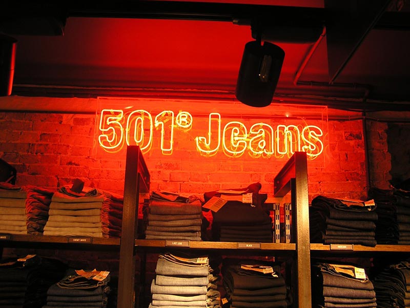 Lettres Néons pour Levi's à Paris 15 (75)- AFE 94