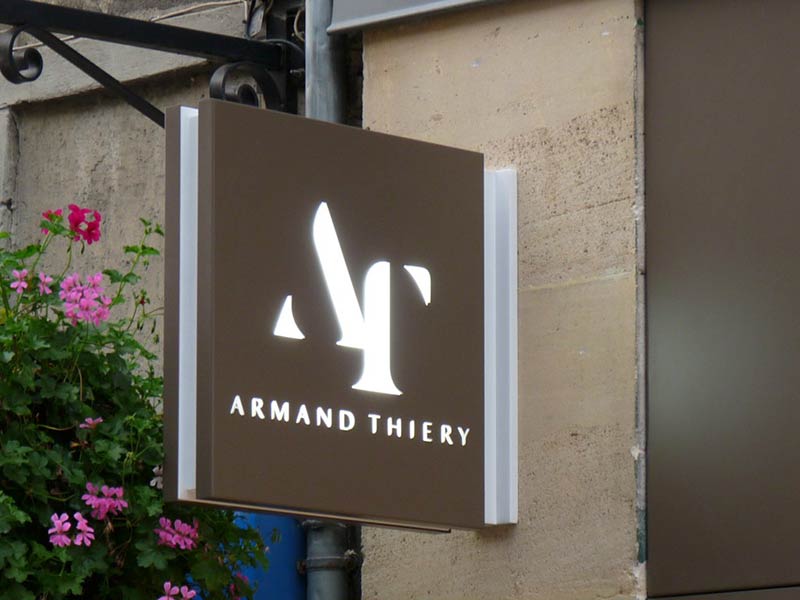 Enseigne Drapeau Double Face pour Armand Thiery - AFE 94