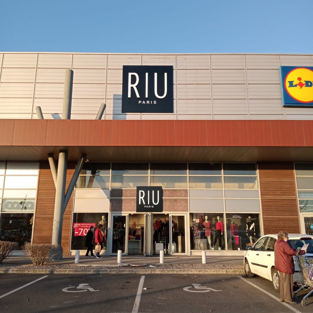 Enseigne Lumineuse RIU Cormeilles-en-Parisis 95240