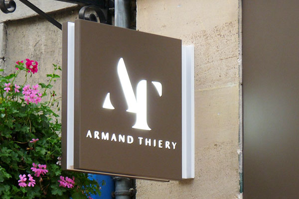 Enseigne Drapeau Double Face pour Armand Thiery - AFE 94