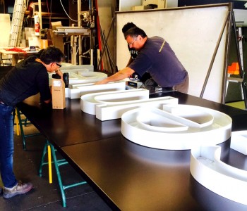 Fabrication Enseignes Lumineuses en Seine-et-Marne - AFE 94