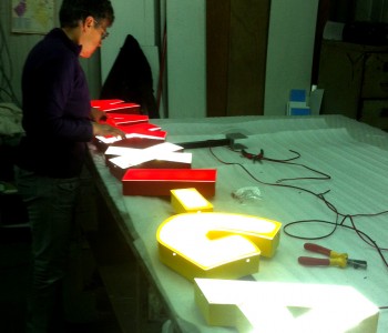 Fabrication Enseignes Lumineuses en Seine-et-Marne - AFE 94