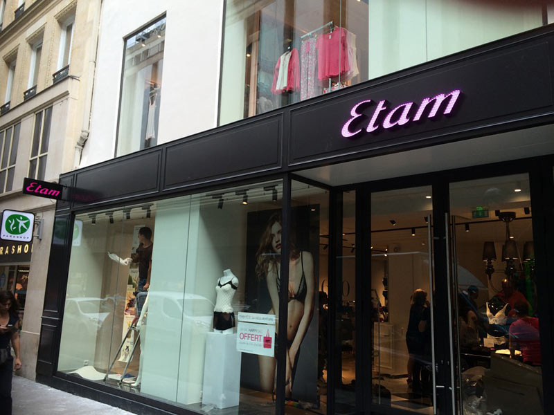 Enseigne lumineuse lettres boitiers plexi Etam à PARIS (75) - AFE 94